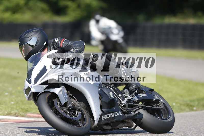 /44 09.08.2025 Plüss Moto Sport ADR/Freies Fahren/504